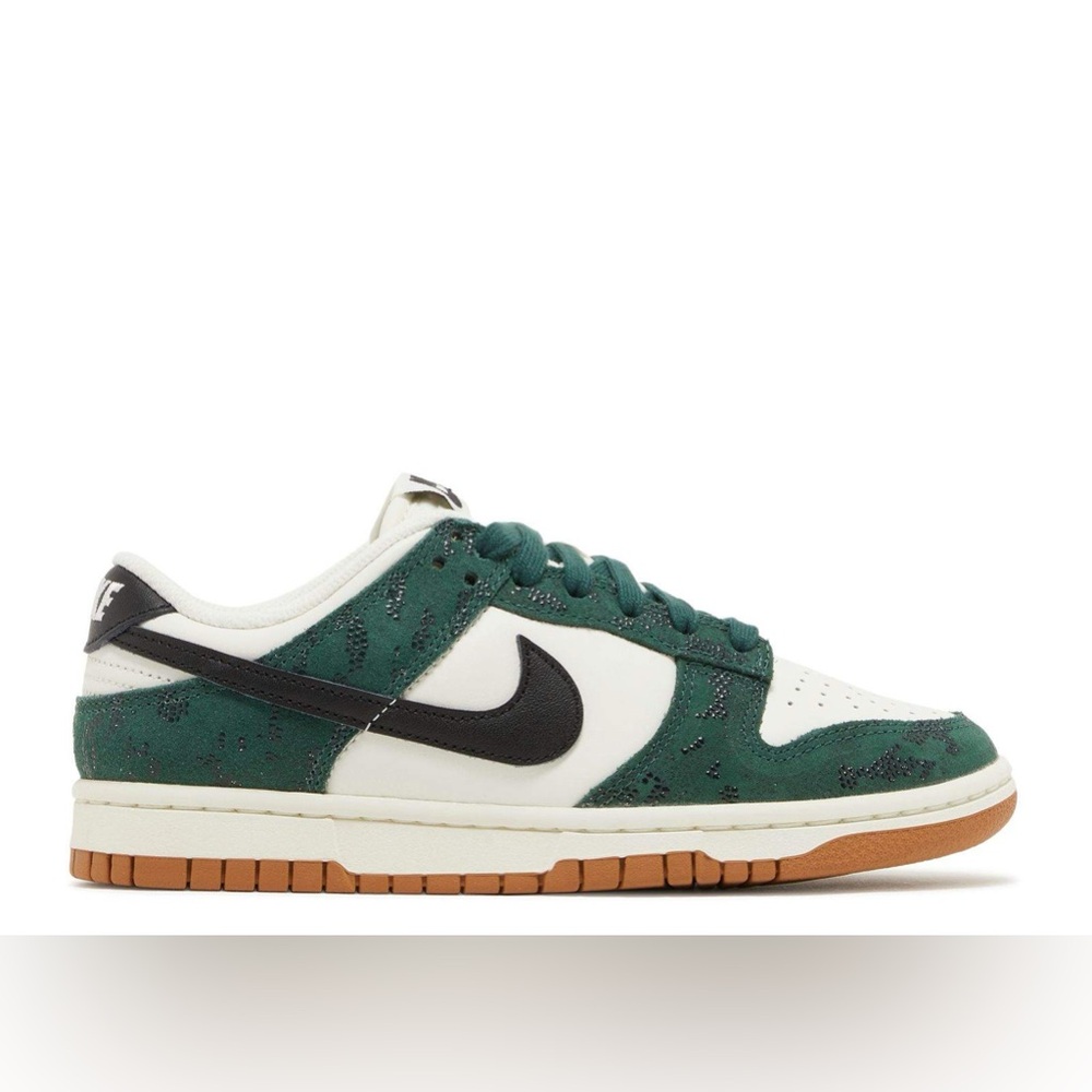 Worn Nike low dunks green snake